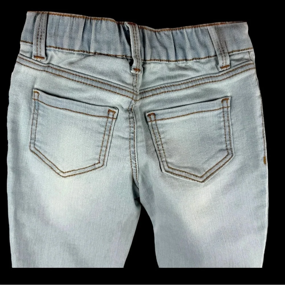 OshKosh B’gosh by Carter’s Baby Girl Jeans 18M Light Wash – Brand New with Tags - Picture 7 of 16